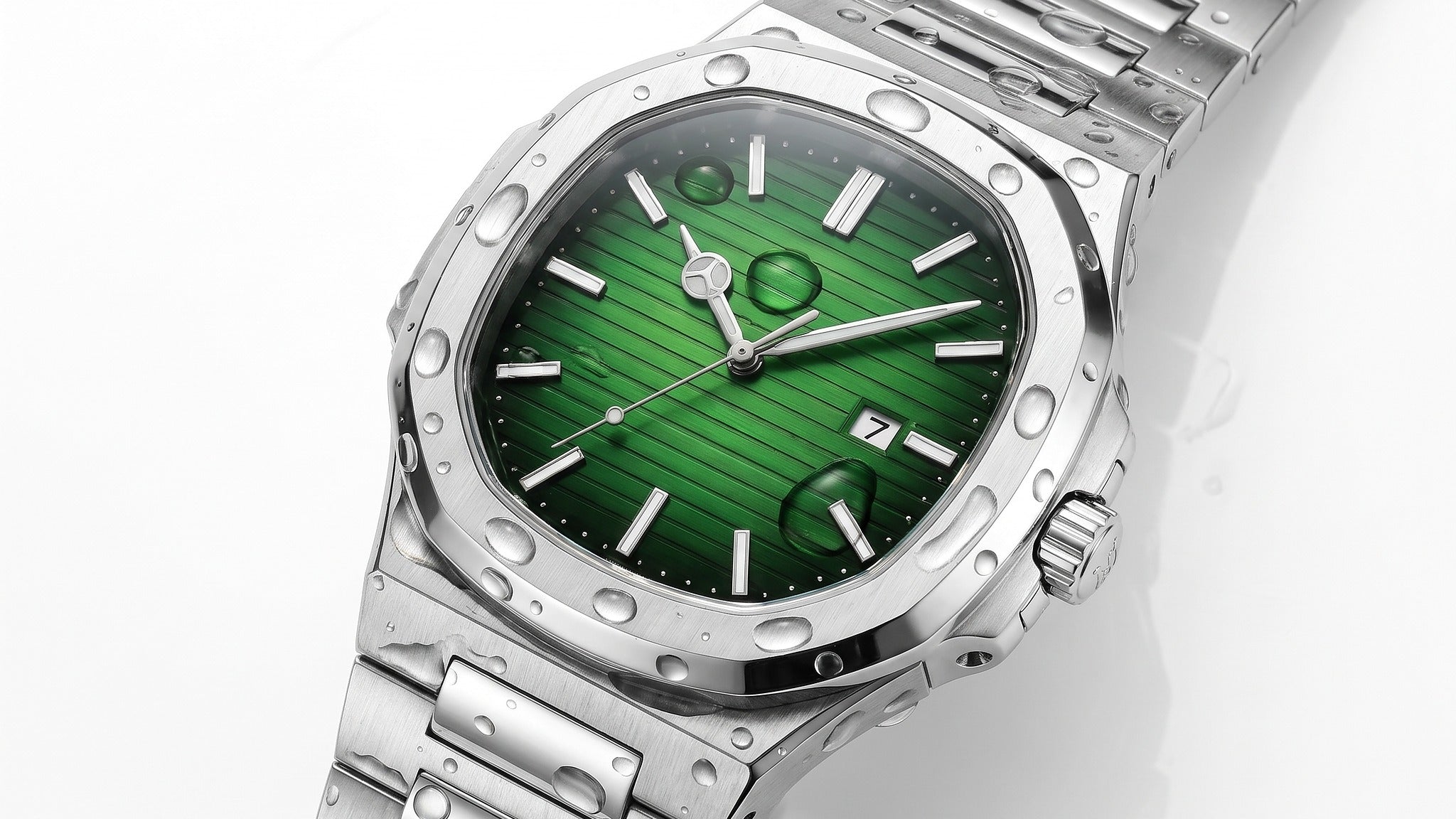 Image of William Corbier CREST Emerald men's green dial steel watch with water droplets on its case