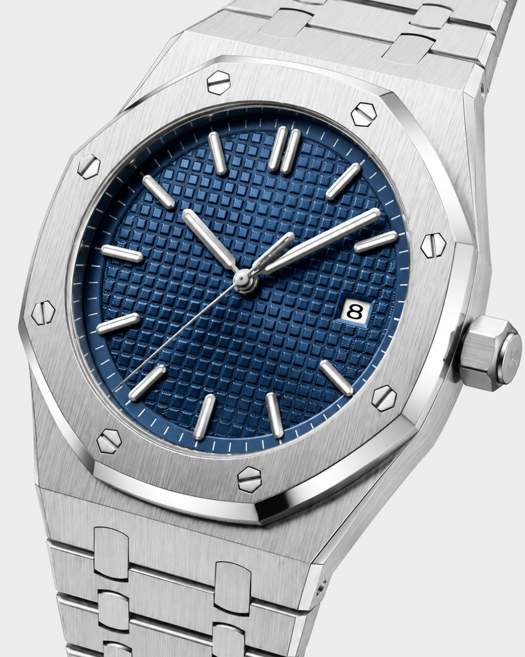 William Corbier RIDGE Dark Azure men's blue dial steel watch, close-up of the dial